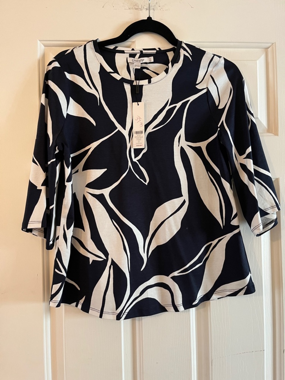 Chicos NWT NEVER WORN navy and white cotton knit top